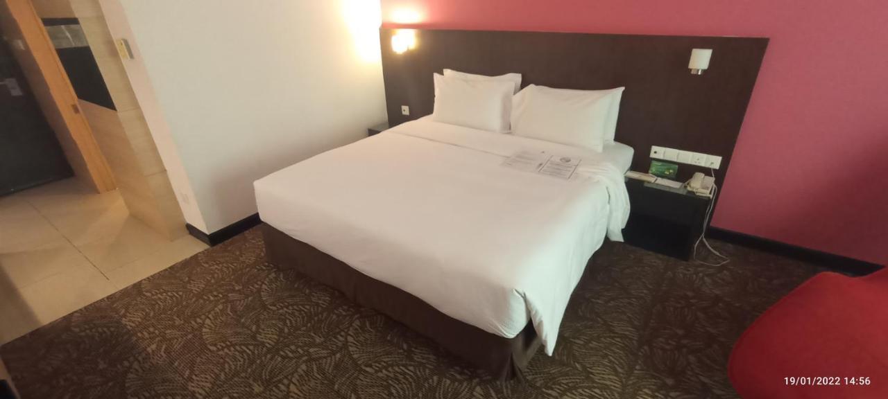 The Klagan Hotel Kota Kinabalu Esterno foto