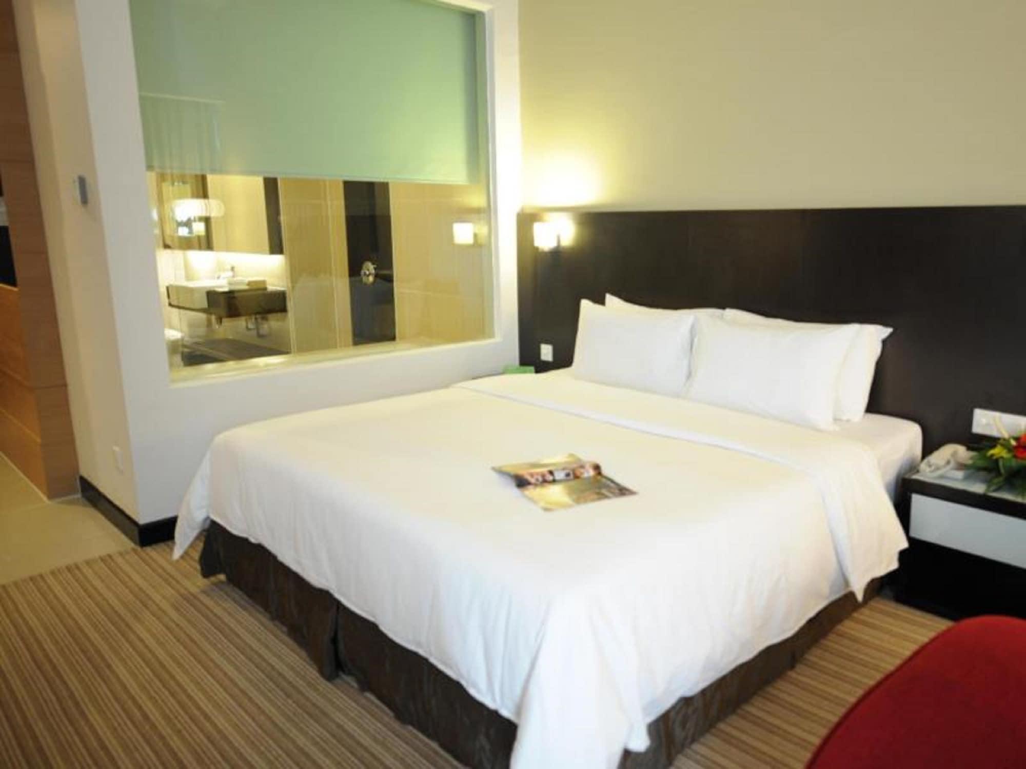 The Klagan Hotel Kota Kinabalu Esterno foto